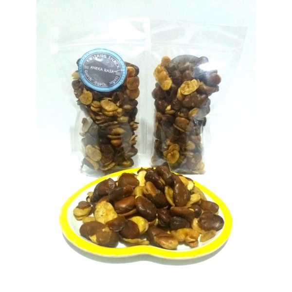 

Snack Cemilan KACANG KORO KULIT ASIN GURIH RENYAH.. 100 gram.