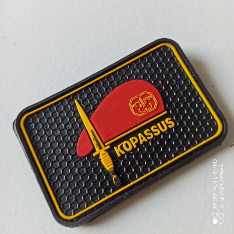 PATCH RUBBER LOGO BARET MERAH KOPASSUS/TEMPELAN KARET EMBLEM