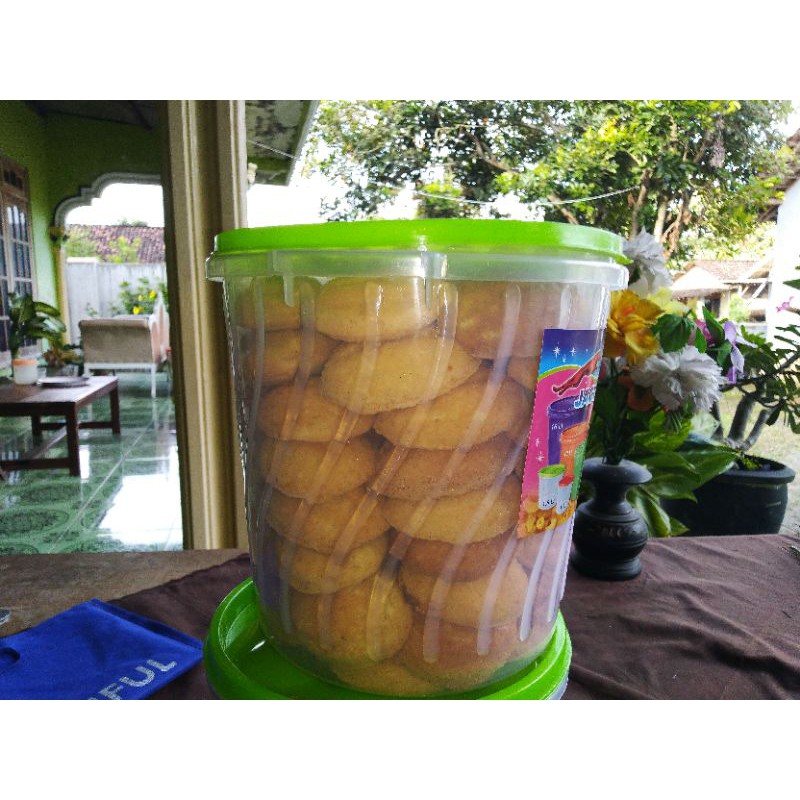 

KUE TRADISIONAL BOLU KERING/ KLEMBEN BONUS TOPLES 3L (ISI 65-70 BOLU) / BOLU WAFA