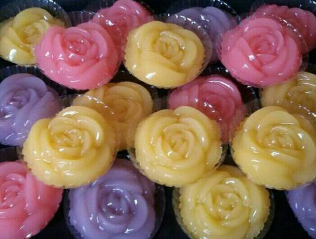 12pcs Cetakan bolu kue mawar kecil 5cm