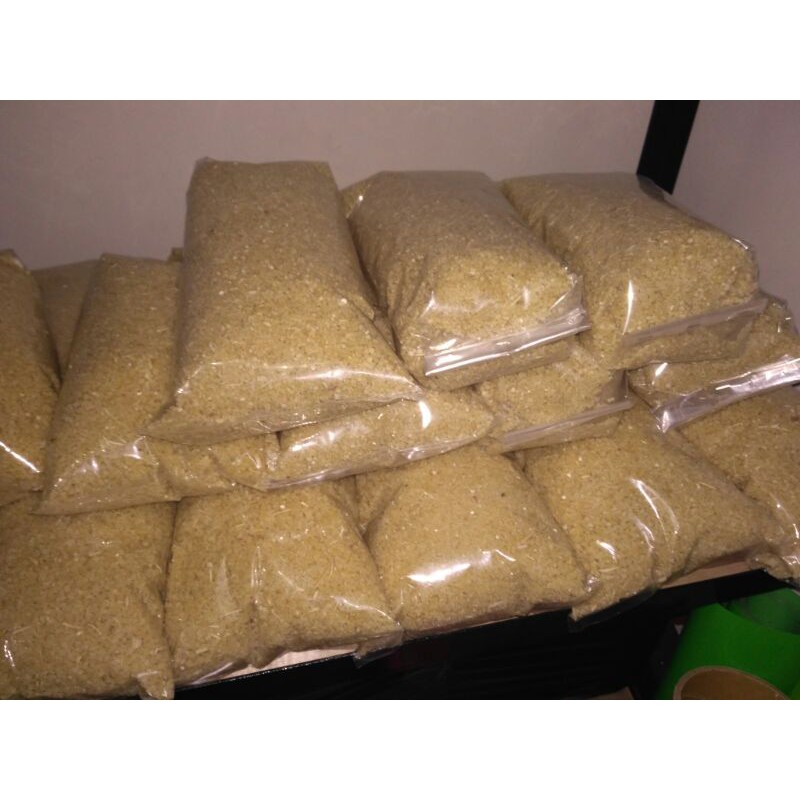 

Oyek (1 Kg) / Nasi Tiwul / Beras Singkong