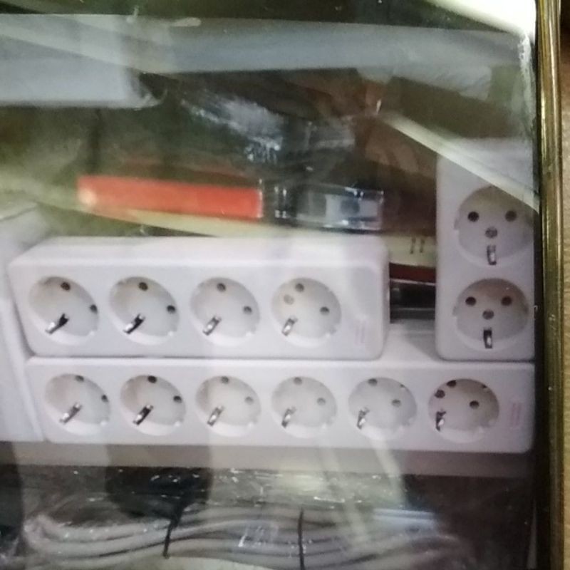 STOP KONTAK UTICON 6 LUBANG