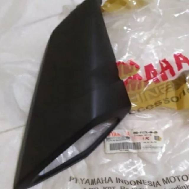 Cover sayap tangki bawah MT15 original