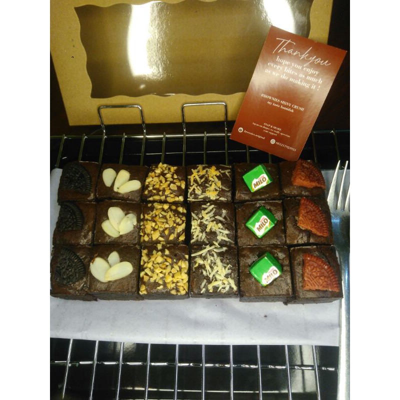 

Fudgy Brownies 20x10 Dark Coklat and Full Butter By Hamidah