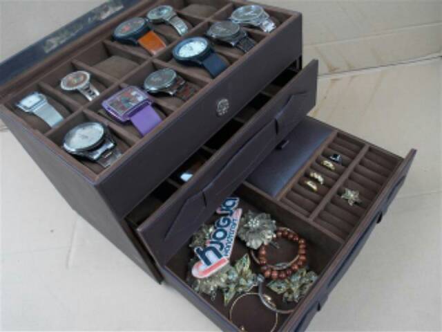 Full Brown Watch Box For 12 Watches Mix Glasses and Accesories Drawer