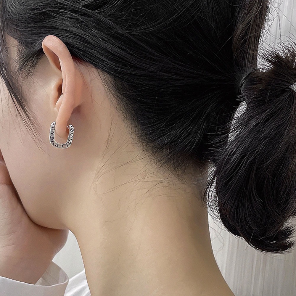 Anting hoop Bentuk U Desain Graffiti Gaya Punk Untuk Wanita