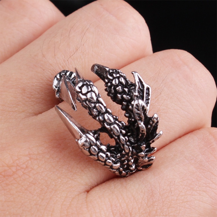 Cincin Model Terbuka Desain Tengkorak Cakar Naga Bahan Stainless Steel Gaya Punk Rock Untuk Pria