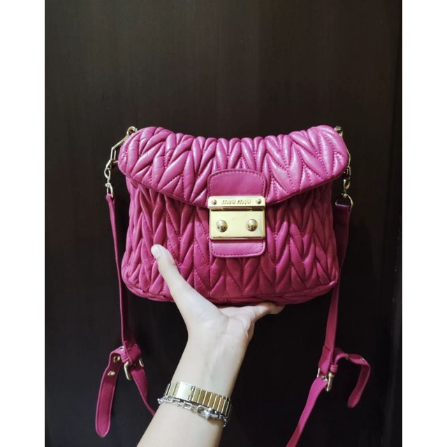 Sling bag miumiu fuschia | Sling bag kulit asli pink | preloved