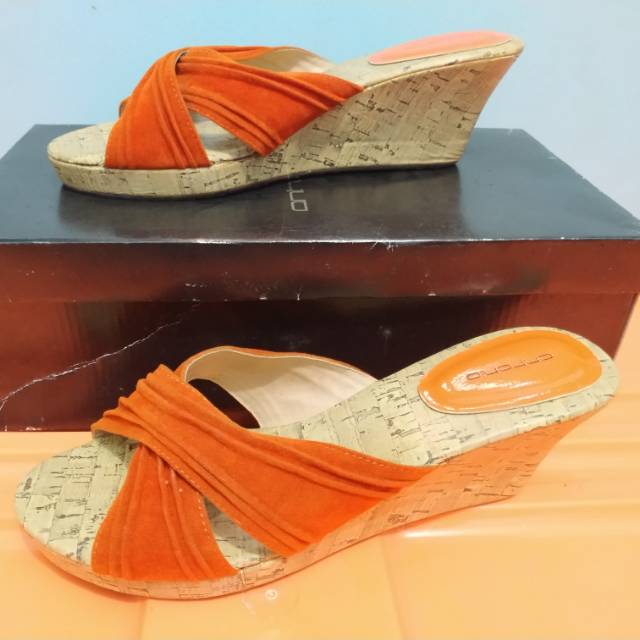 Antonio wedges