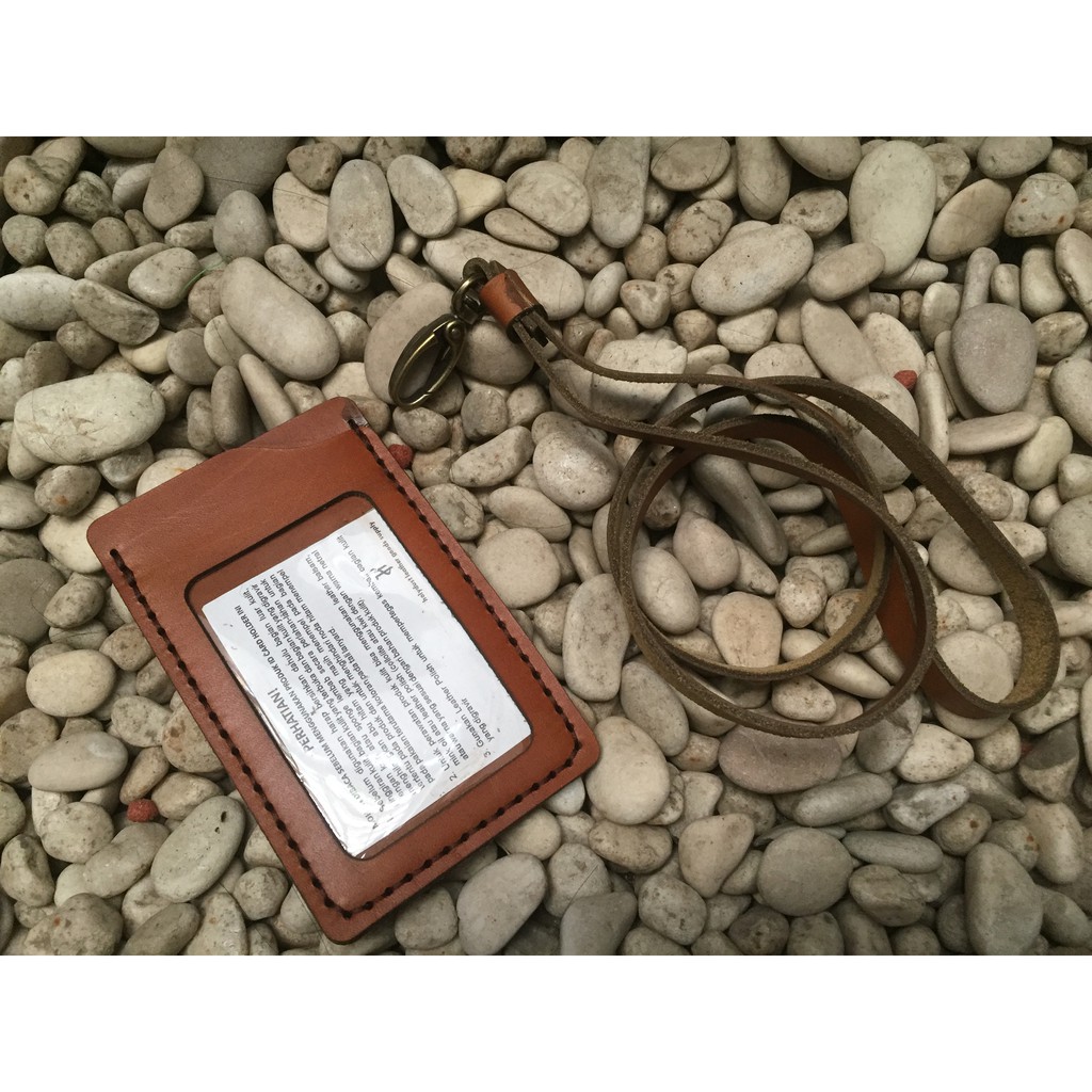 

ID Card Holder bahan kulit asli untuk orang kantoran
