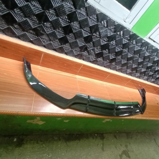 Front Lips Mercedes Benz C200 W205 4 Pintu Carbon Kevlar