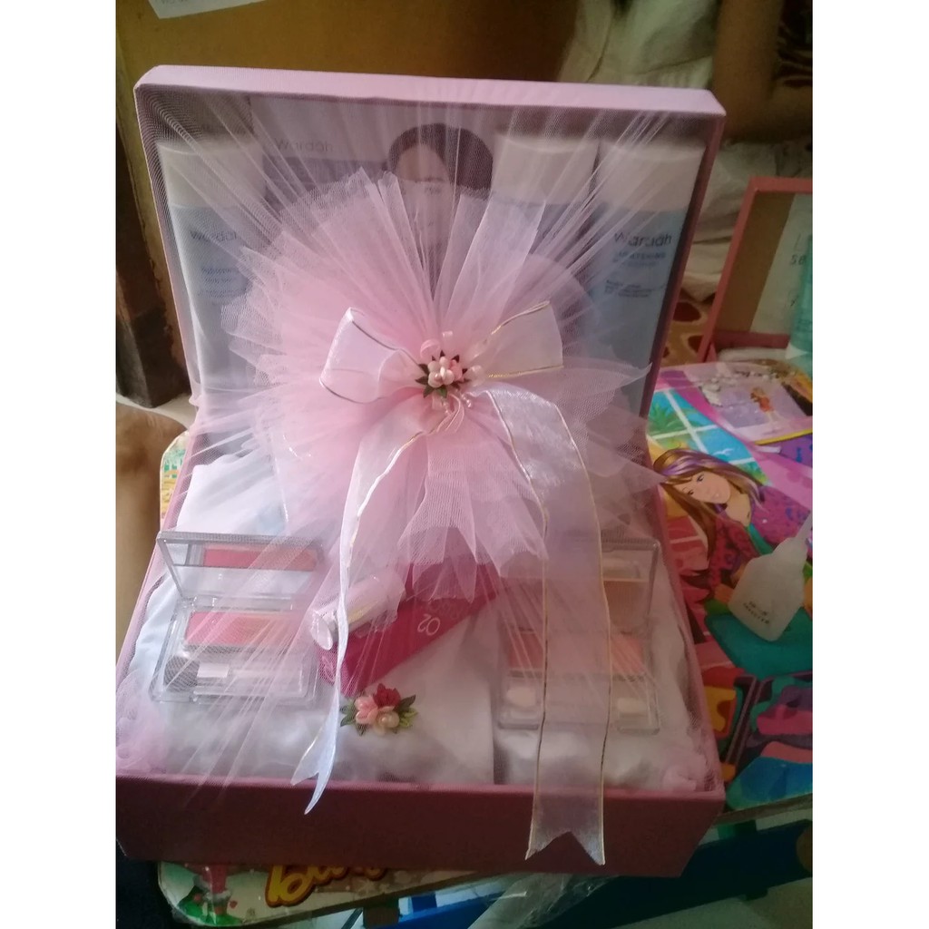 sudah dibungkus parsel Pernikahan Wardah paket kosmetik wardah hantaran seserahan