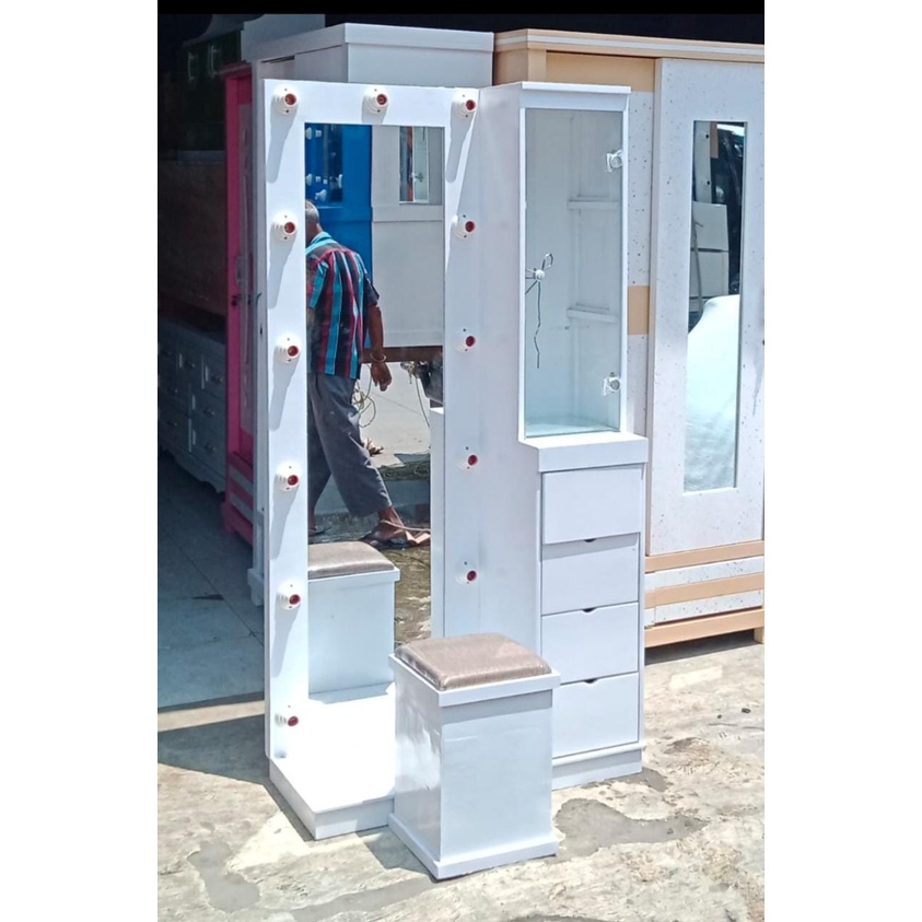 MEJA RIAS LAMPU FULL KACA SAMPAI BAWAH