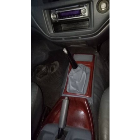 Console box kijang kapsul tahun 2000 keatas
