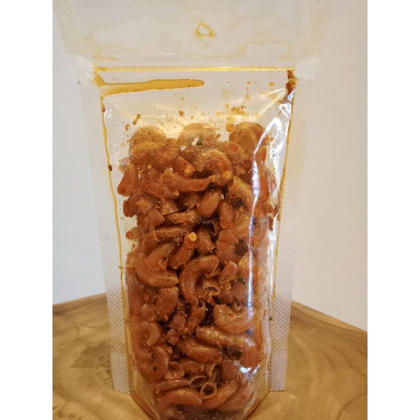 

Makanan viral makaroni pipa bantet pedas plus daun jeruk uk. 70gr