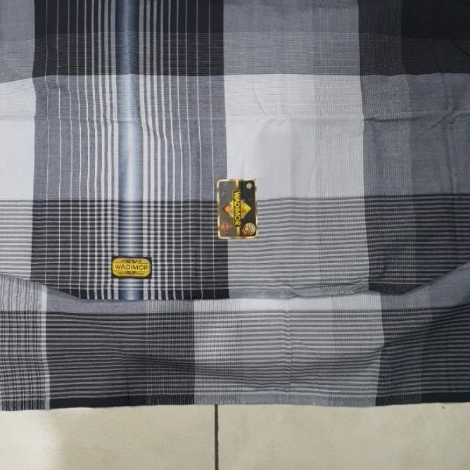 ✰ Sarung wadimor motif hitam putih ➤