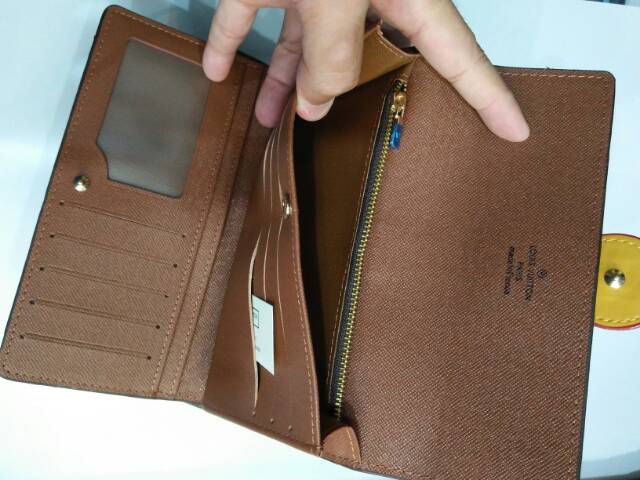 Dompet 61090 lipat tiga kancing import