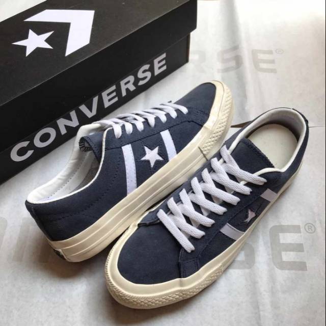 Sepatu converse one star academy