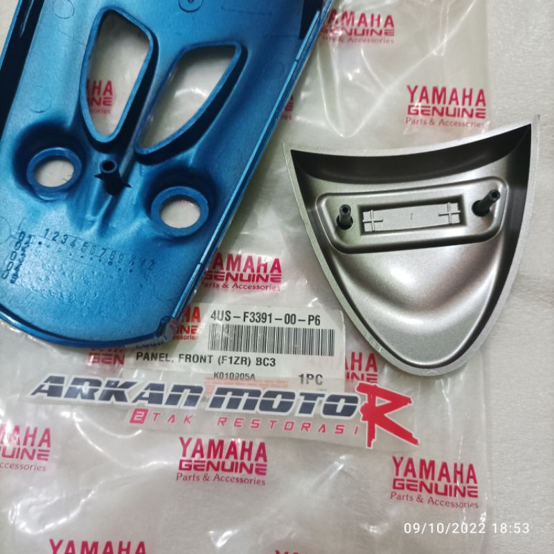 EMBLEM PLUS TAMENG DASI DEPAN F1ZR FIZR FIZ R BIRU BC3 ORIGINAL YAMAHA