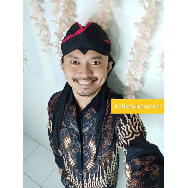 ASTAGUNA KANAYA KEMEJA BAJU BATIK SOLO PRIA LENGAN PANJANG LAPIS FURING ATASAN PREMIUM MODERN VIJAY HANUNG SEJAGAD SETYO PRABU MANGKUBUMI PROBOSETO MAHESA CENDRAWASIH NAVY KERTOSONO MANDHALA SIDOMUKTI BATIK SOLO AMANAH BATIKSOLOAMANAH BAYUSUTA GURDO PARI