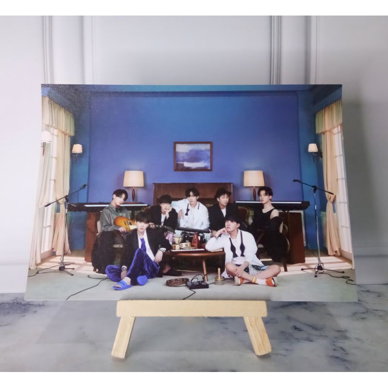 

FREE STANDING PHOTO!! OFFICIAL POSTCARD BE (GIFT WEVERSE)