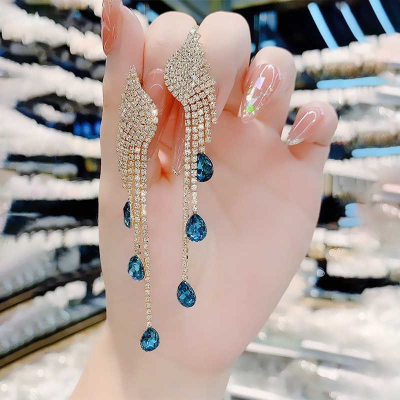 Anting Rumbai Panjang Desain Waterdrop Aksen Berlian Gaya Korea Untuk Wanita