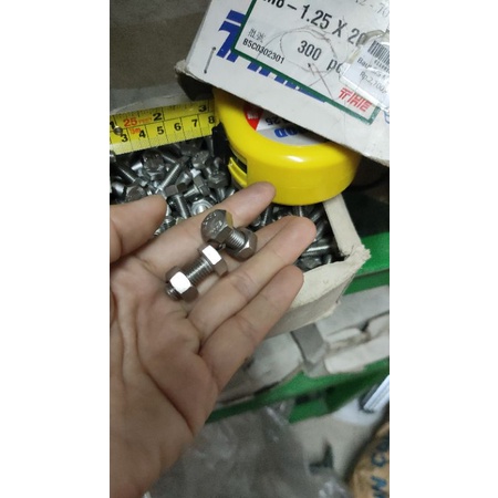 baut mur stainless  m8x20kunci 13 drat pitch 1.25 / baut stainless M8 X 20 / baut kepala kunci stain