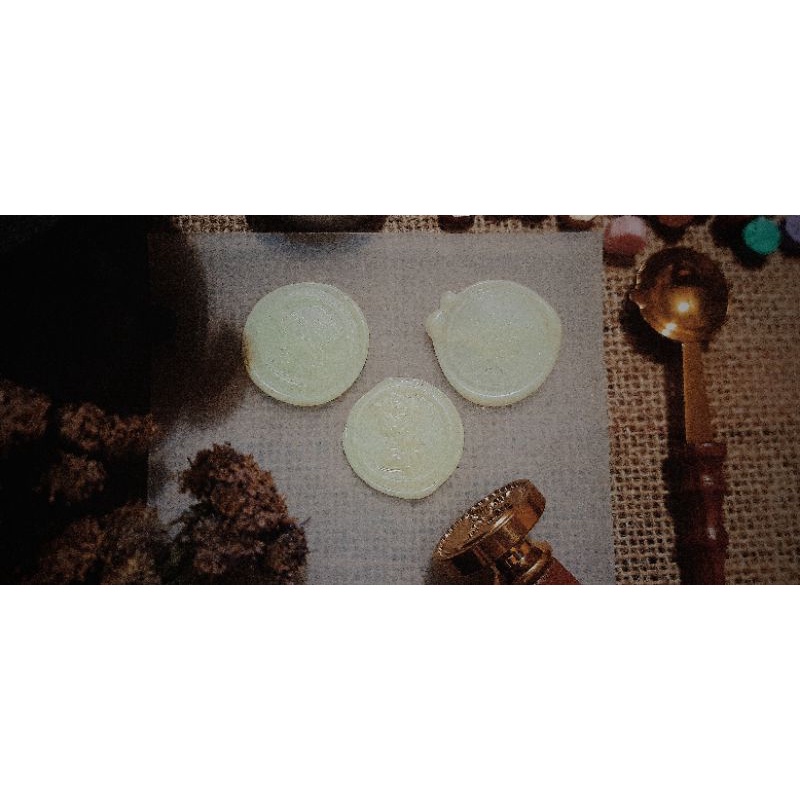 

Wax seal Stamp Instant Glow In The Dark
