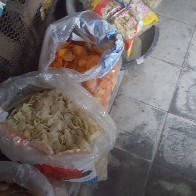 

Krupuk pedas