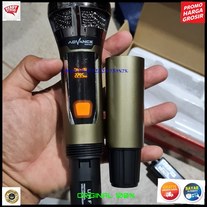 G571 MIC WIRELESS UHF DIGITAL LCD SINGLE CAS MIK WIRELES SEPASANG CHARGER MIKROPON MIKROPHONE SOUNDBEST DISPLAY MICROPHONE ADVANCE KARAOKE VOKAL VOCAL ARTIS PROFESIONAL PRO SOUND BEST SISTEM AUDIO PANGGUNG LEGENDARY DYNAMIC PENGERAS SUARA HIFI