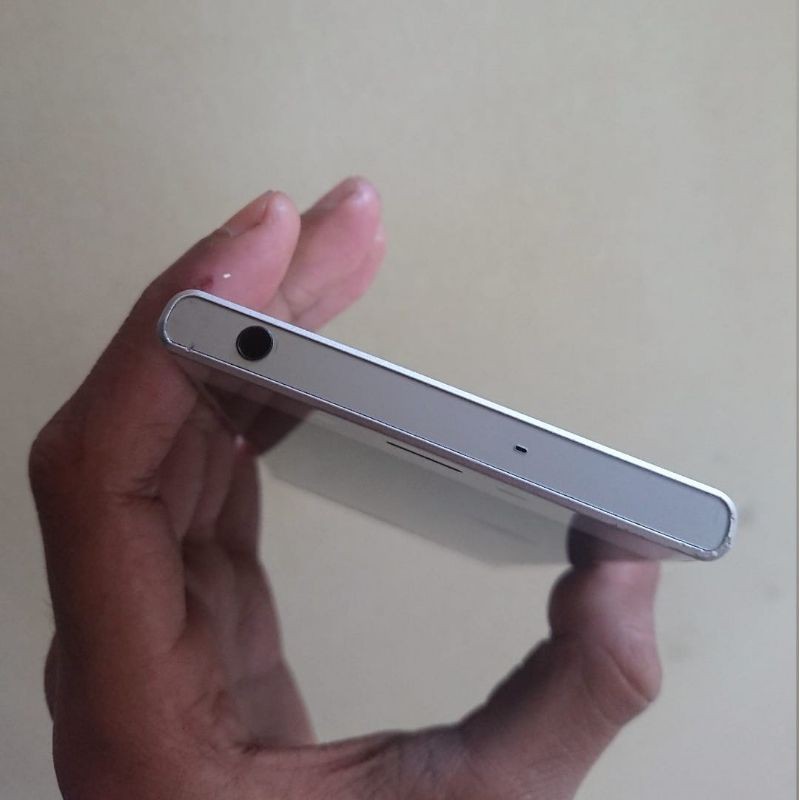 Sony Xperia XZS 4/32gb