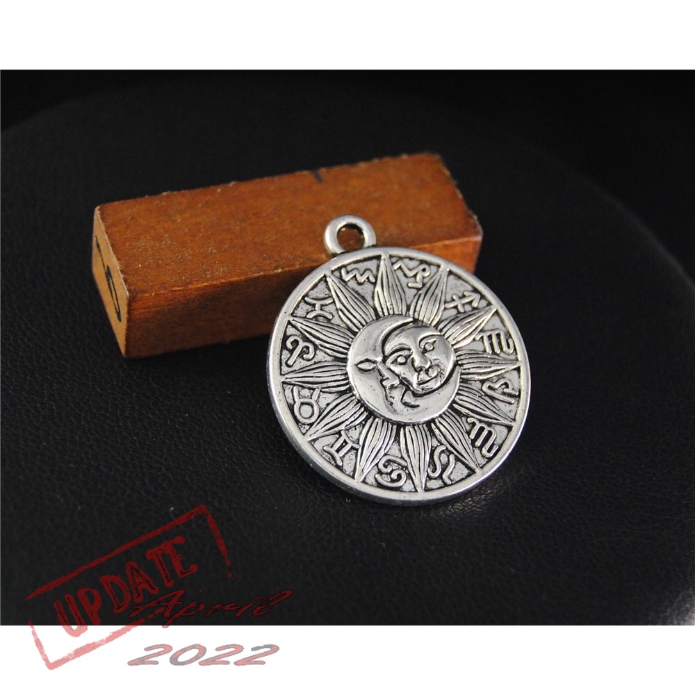 Liontin Astrology Medallion Celestial 29X25Mm