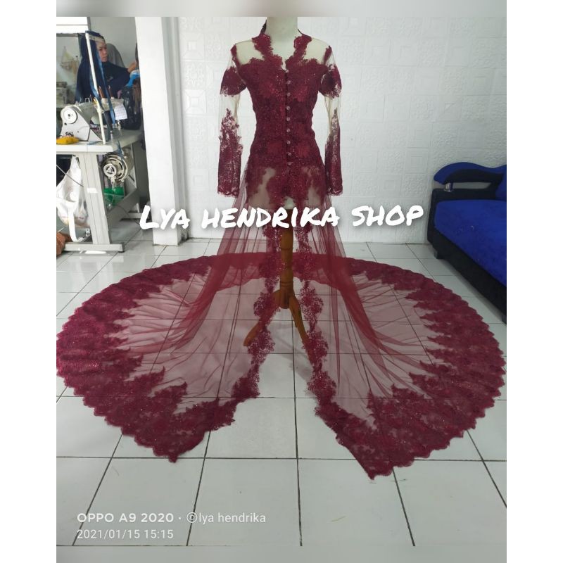 Kebaya modern ekor maroon