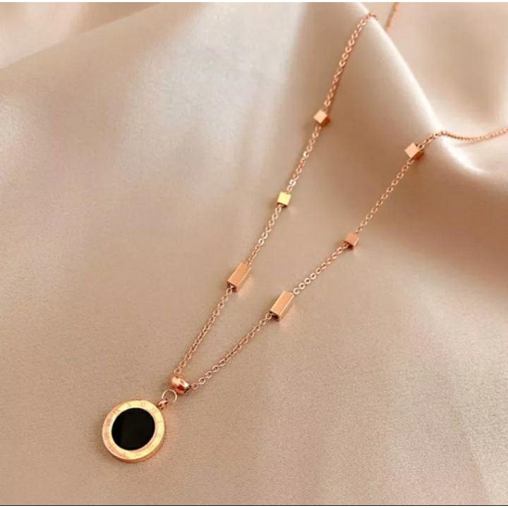 [ TERBARU ] Kalung Titanium Original Rantai Rose Gold Liontin Roman Black 45 Cm / Accesories Wanita Kalung Titanium Anti Karat Selamanya / Kalung Titanium Import