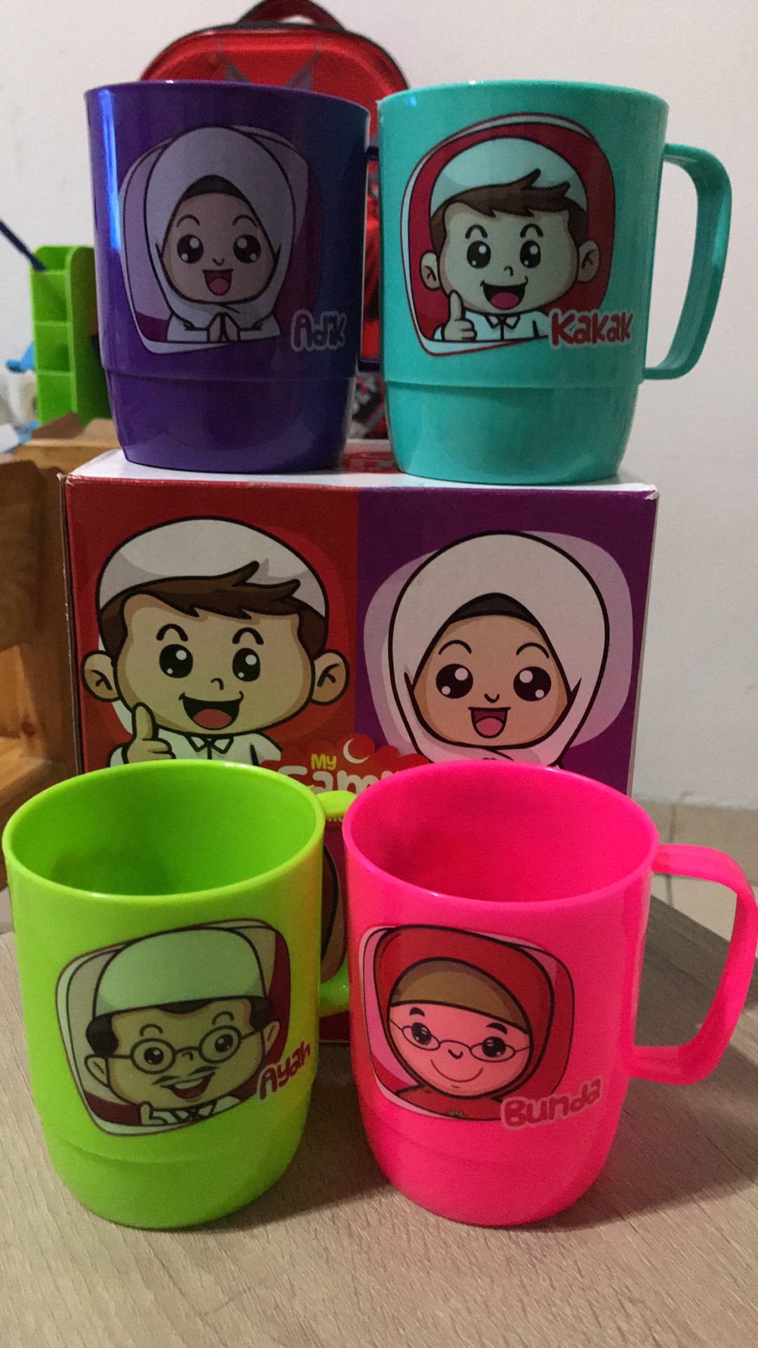 Gelas Mug Set Family Mug Keluarga Gelas Plastik Anti Bau Isi 4 Pcs Cangkir Gelas Biggy Terlaris