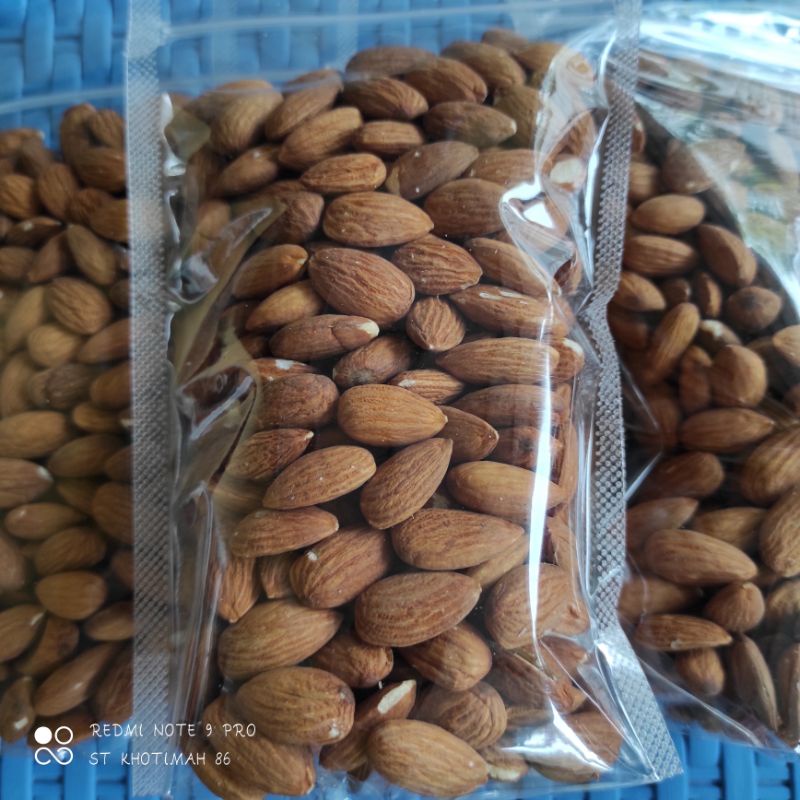 

Almond RoastedOriginal/almomdpanggangutuhoriginal/almondsiapmakan