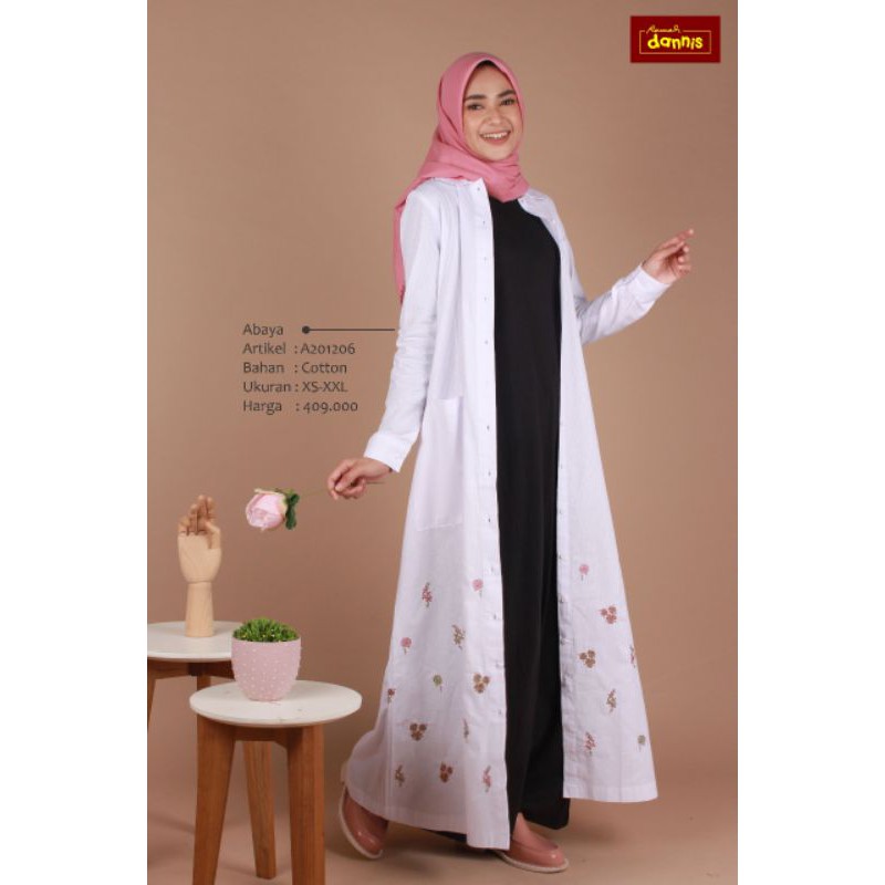 Abaya Putih Dannis