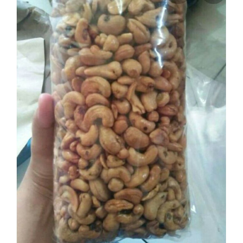 

kacang mete utuh mateng 1 kg