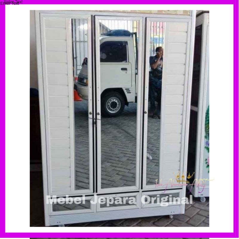 Lemari Pakaian Minimalia Warna Putih Pintu 3 Kaca Bahan Alumunium Modern