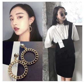 Gaya Korea wanita baru anting-anting kepribadian geometri bulat berongga fashion anting-anting alloy