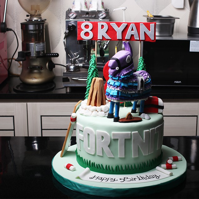 

Kue Ulang Tahun / BDAY CAKE / FORTNITE / 20 cm / MOHON BACA KETERANGAN