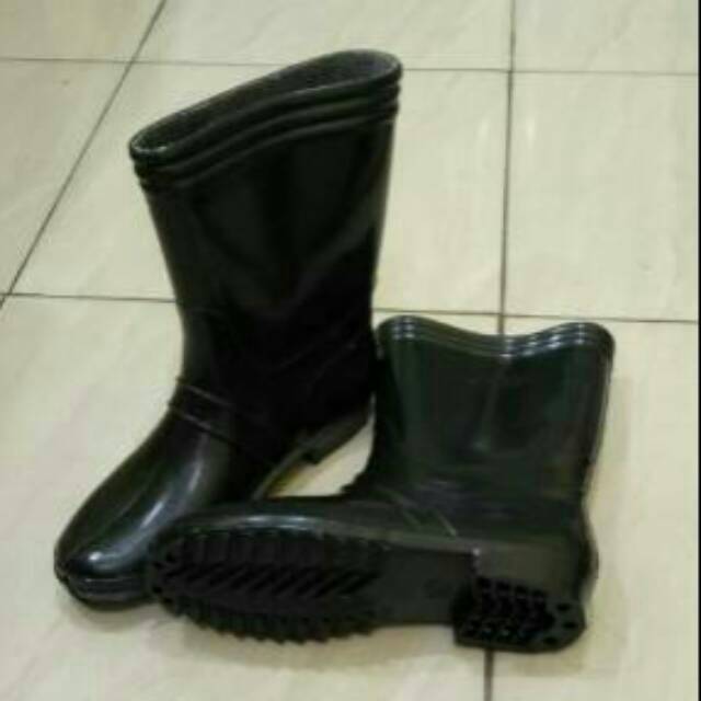  Sepatu  Boots hitam karet tahan  anti air  Shopee Indonesia