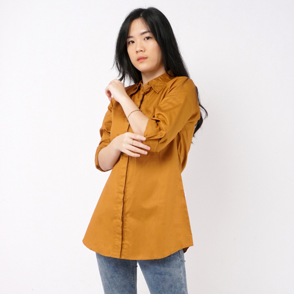 Kemeja Wanita Polos Lengan Panjang Slimfit - Kuning Kunyit - Aura Catalogue Slimfit Plain Shirt-2