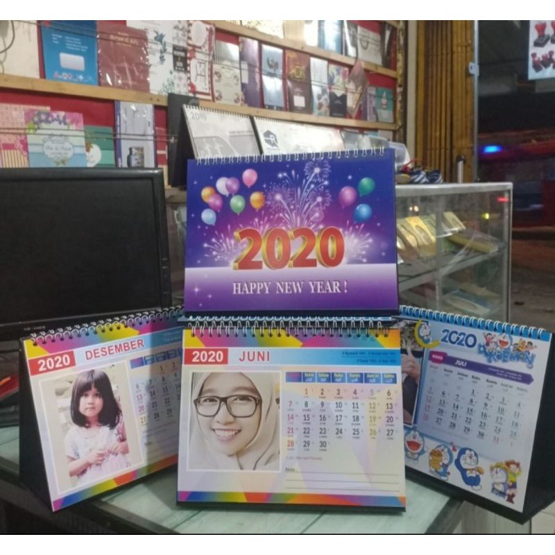 

kalender meja Poto sendiri 2021 min 50 pcs