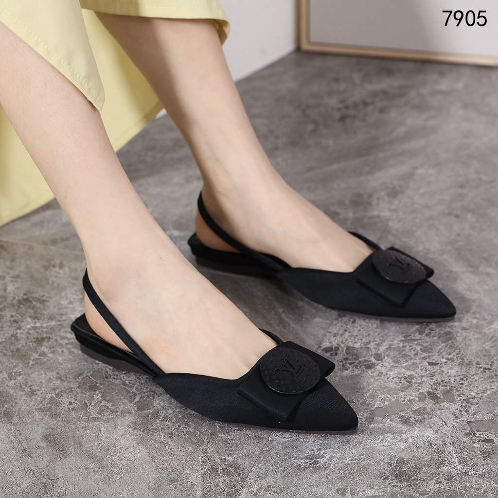 Logo  Shoes 7905