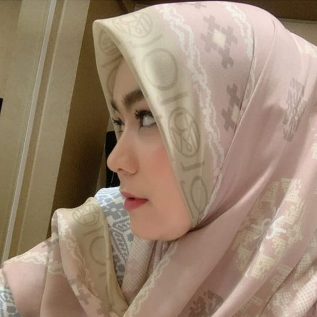 Mina scarf ria miranda