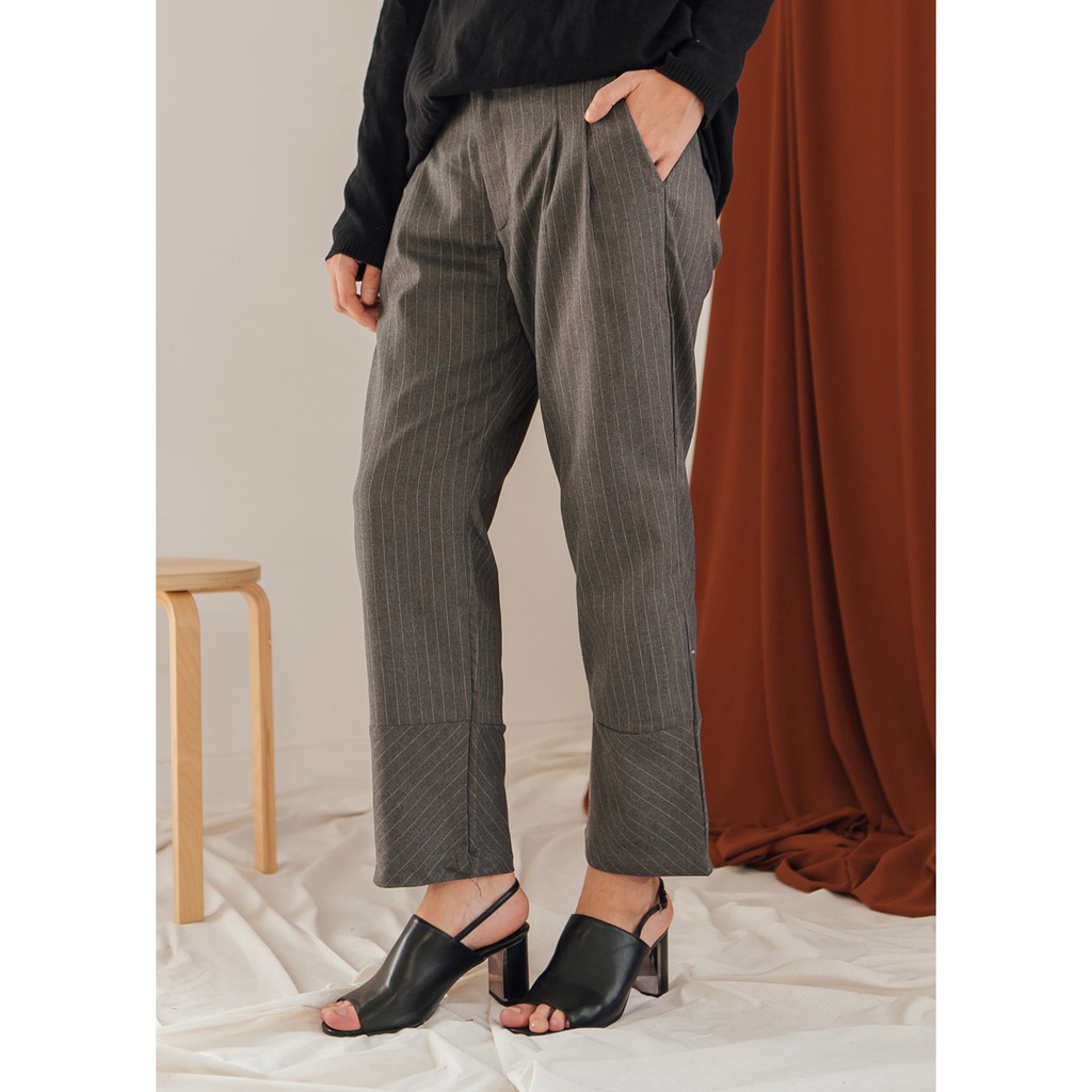 

Aleza Rayla Pants Gray