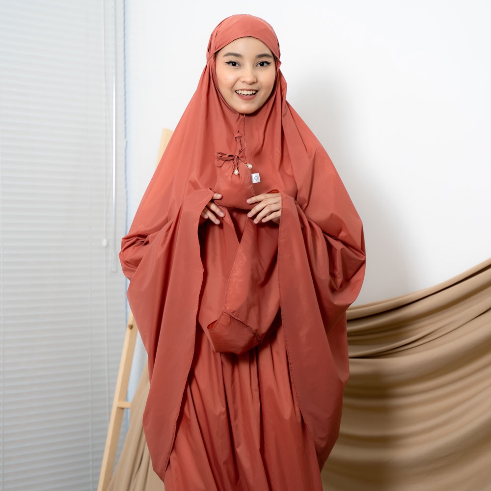 ALIF MUKENA MINI PARASUT PREMIUM KOREA TRAVEL - DUSTY CEDAR ( MKN-032 )