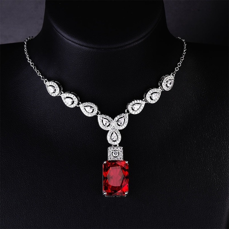Kalung Rantai Dengan Liontin Ruby Mewah Untuk Wanita