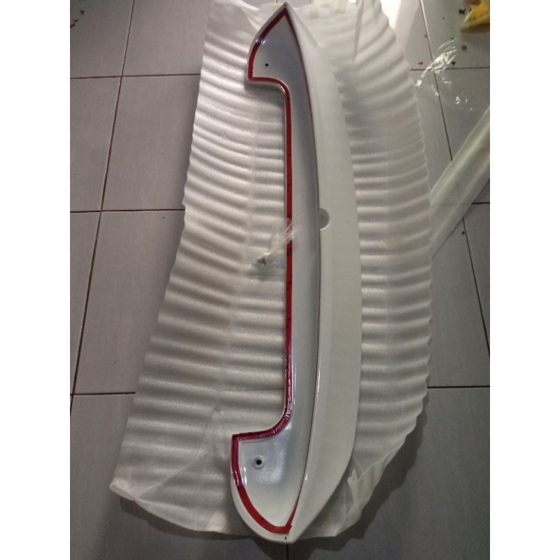 Spoiler Toyota Sienta Plus Warna